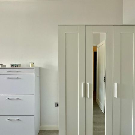 Hostiguest Coliving Leon Y Castillo Las Palmas de Gran Canaria Exterior photo