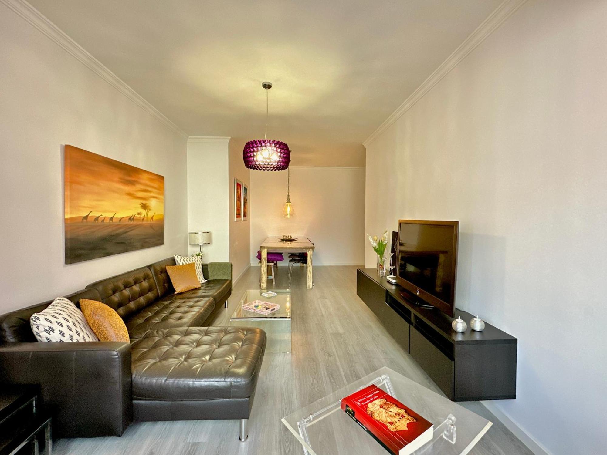 Hostiguest Coliving Leon Y Castillo Las Palmas de Gran Canaria Exterior photo